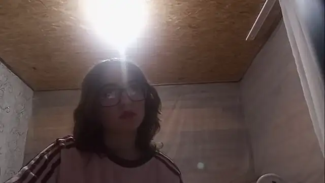 OliviaMoment webcam