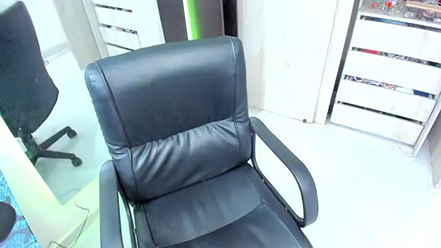 BellaFlaming webcam