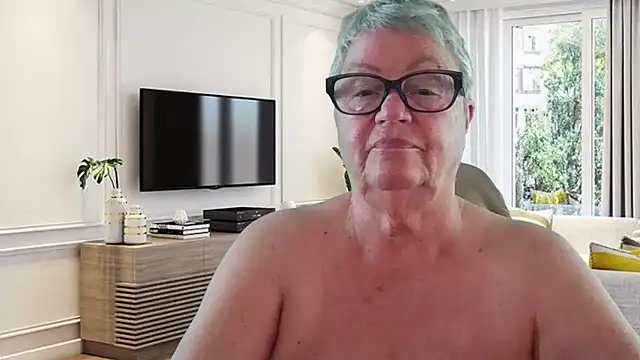 Mystery-Grandmother webcam