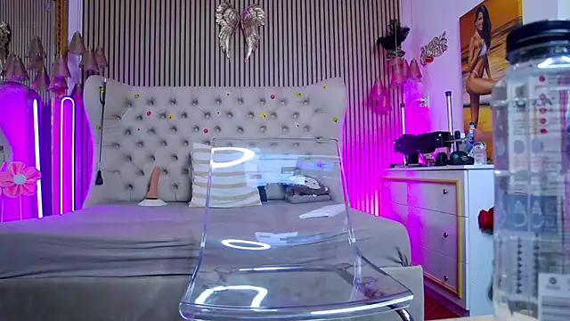 PlayfulShow webcam