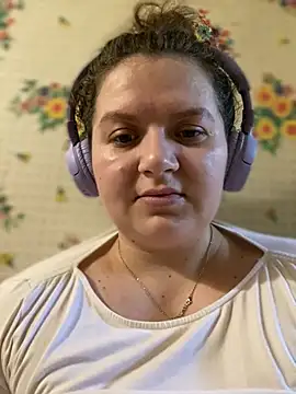 nenssy555 - Nenssy555's free webcam - UK Sex Cams