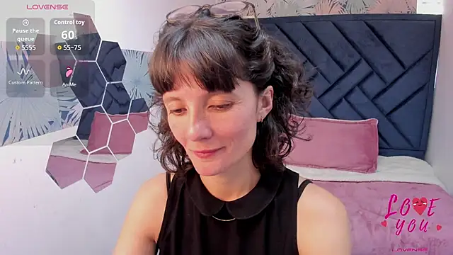 Valery_More__ live sex cam
