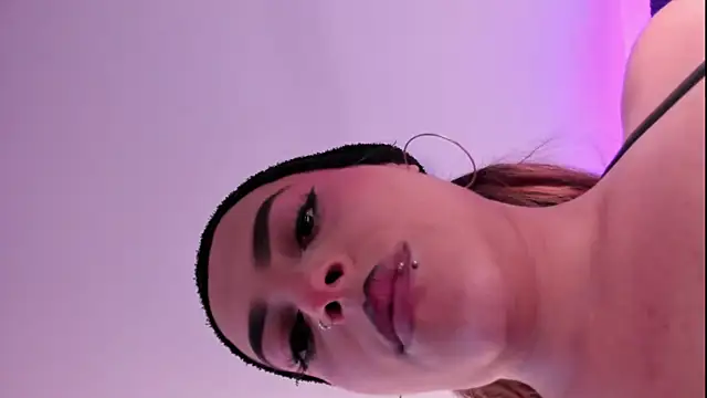 MiiaaMoonroee