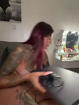 AileenInkOfficial webcam