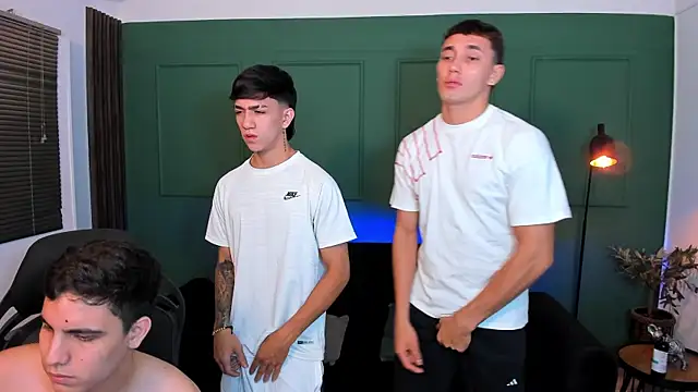 Party_BoysW webcam