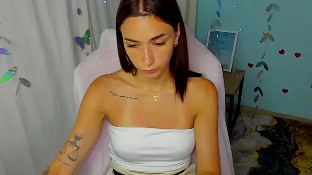 bella_night4 - Bella_Night4's free webcam - UK Sex Cams