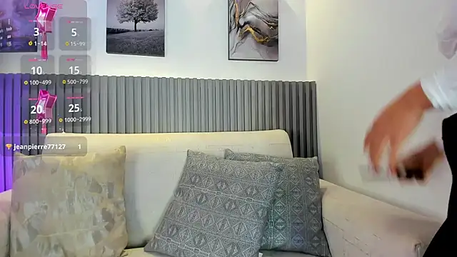 Luna_Millers webcam