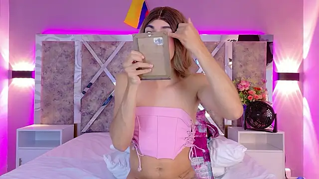 PerlaRogerss_ webcam