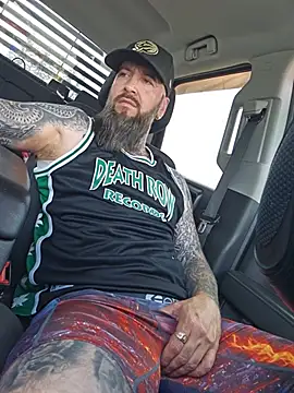 Beardedtattood webcam