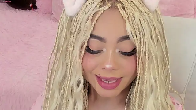 conny__curly webcam