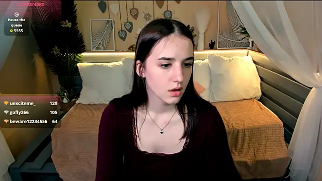 Maya_Winters webcam