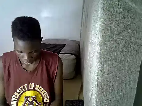 Prettieme12 webcam