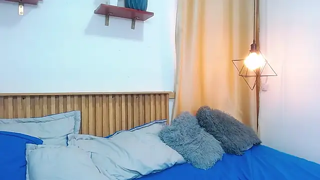 Violet_2003 webcam