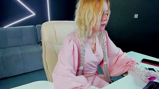kikipeach webcam