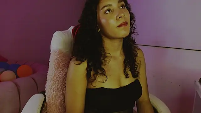 Chispa_Latina webcam
