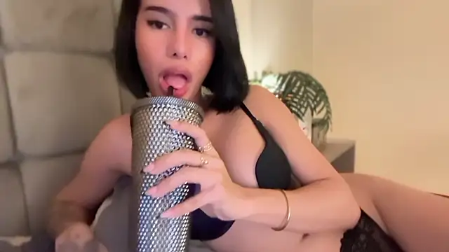youngstunnagirl webcam