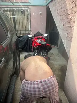 wolfbucker live cam on StripChat