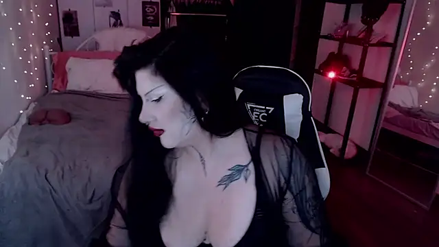 GothicKiraVex webcam