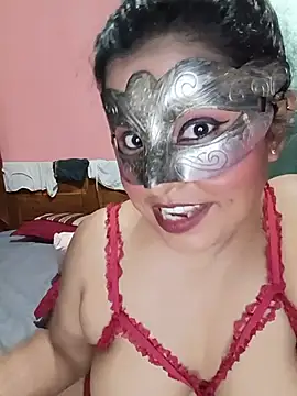 Maskedcurves webcam