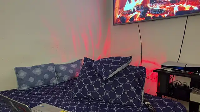 SexxxySquirterStev777 webcam