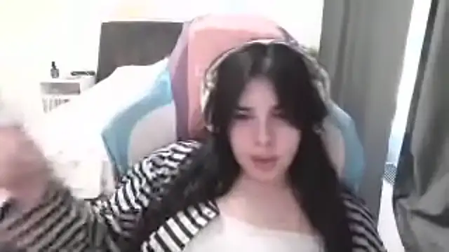 LunarMia webcam