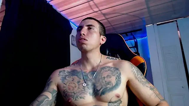 Adam_Hudsond webcam