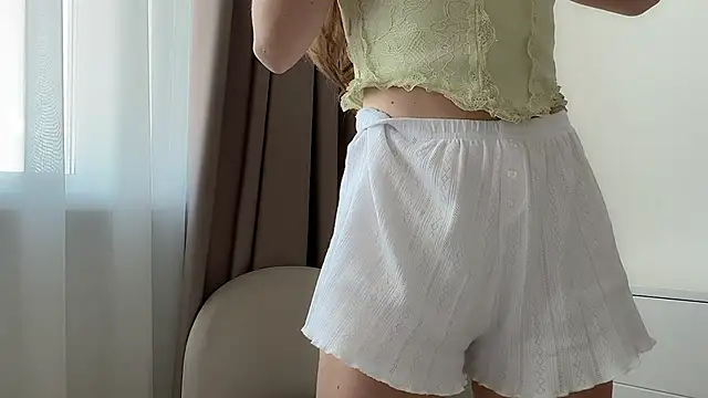 ShySchoolGirl webcam