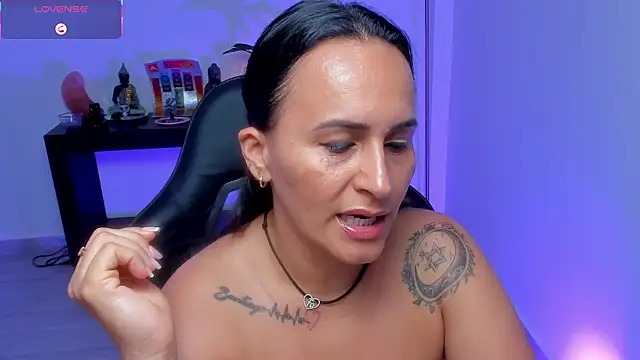 Sara_Charmy webcam