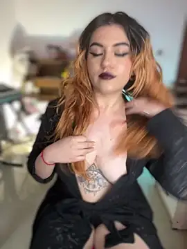 NikkiNix webcam