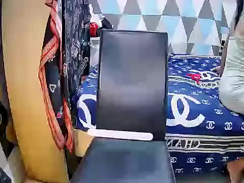 Trish_CurveCock webcam