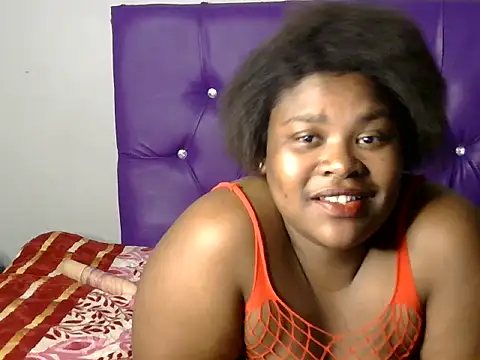 EbonyOrgasmPie webcam
