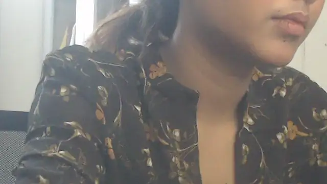 NancyRuvi webcam
