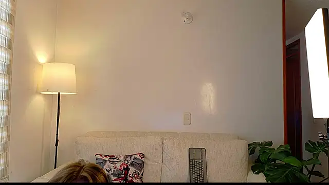 ivonnybonita__ webcam