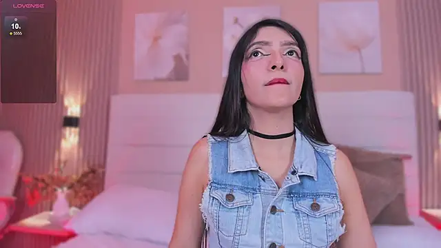 LisaLain webcam