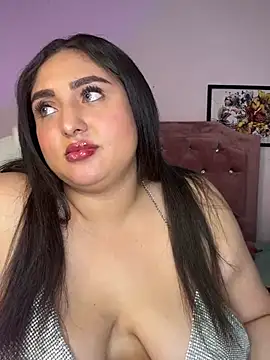 Selenee23 live cam on StripChat