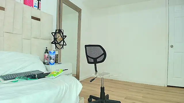 Sara_BigAss- webcam