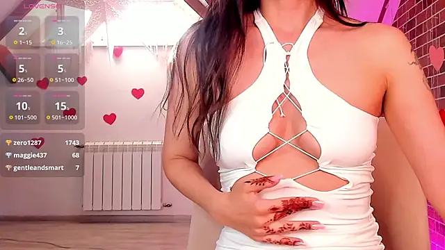 AzaliaSwallows live cam on StripChat