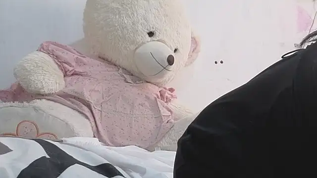 lucywhite13 webcam