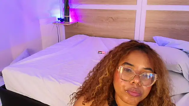 Your_big_ebony_goddness webcam