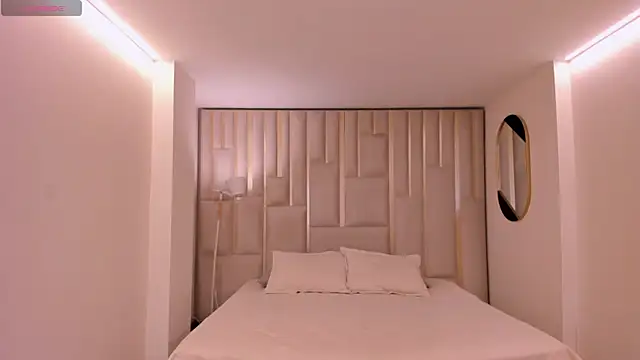 NiaSalvatore webcam