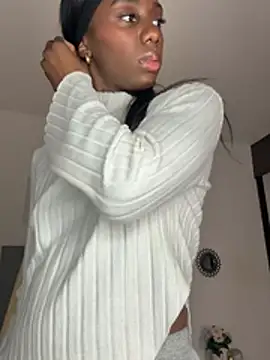 Zoe_Ravenn webcam