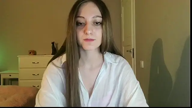 white_liillyy webcam