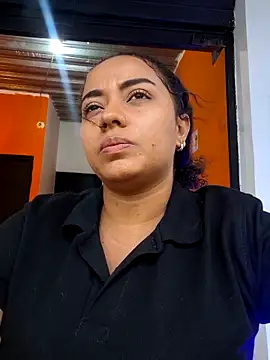 curly_girl_31 webcam