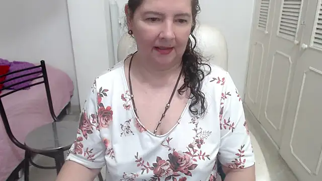 leonela_69 webcam