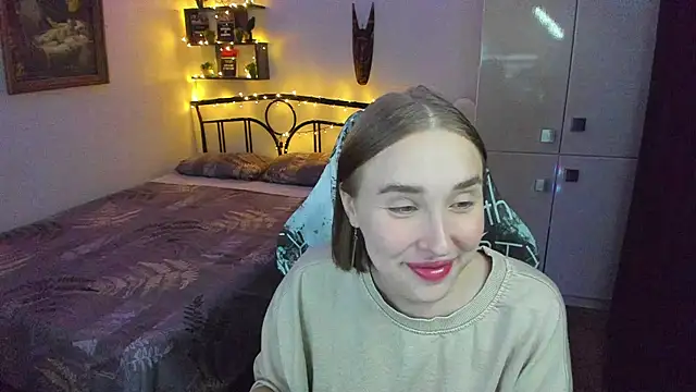 CrazyBitchInLace webcam