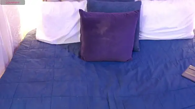 Liiamthompson webcam