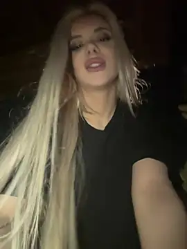alyssafoxx_ - AlyssaFoxx_'s free webcam - UK Sex Cams