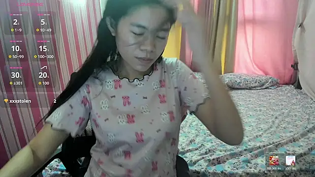 HornyAsianXxX webcam