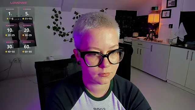 VexaVeylish webcam