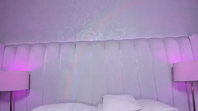 MadeleynRose webcam
